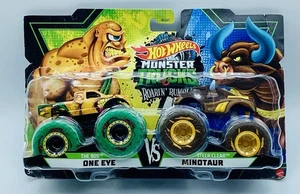 Paquete de 2 HW Monster Trucks One Eye Vs. Minotaur Roarin' Rumble **Paquete de daños** - Imagen 1 de 3