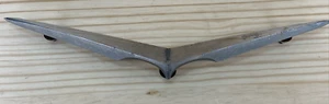 1956 emblem hood ornament Chevrolet 3722234 OEM Chrome V-Shape - WITH BOLTS - Bild 1 von 13