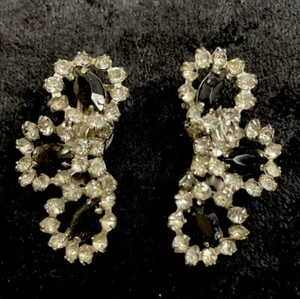 Orecchini Vintage Rari Non Firmati BIANCHI Strass Tono Argento Clip On - Foto 1 di 5