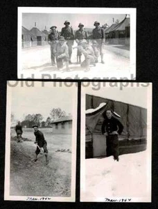 1942 WW2 ERA 3 PICS SOLDIERS BASE CAMP DAILY LIFE OLD/VINTAGE PHOTO- D240 - Imagen 1 de 1