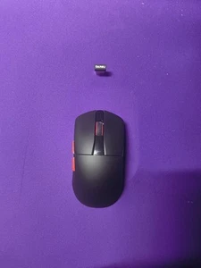 Dareu A950 Cicada Air Black And Red 35 Grams wireless gaming mouse - Picture 1 of 4