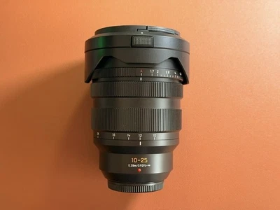 Panasonic Leica DG Vario-Summilux 10–25mm f/1.7 ASPH Lens – As New, Boxed - image 1 of 4