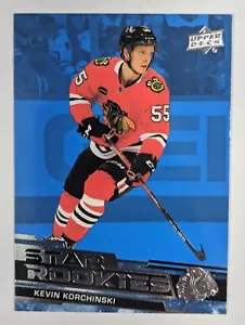 2023-24 Upper Deck Star Rookies Box Set #16 Kevin Korchinski Novato Azul RC QTY - Imagen 1 de 2
