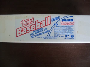 1992 TOPPS BASEBALL FACTORY SEALED SET 792 CARDS PLUS 10 GOLD CARDS - Picture 1 of 2