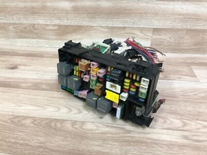 DODGE NITRO JEEP LIBERTY OEM FRONT SAM FUSE BOX RELAY FUSES ASPEN BLOCK 2010 2 - Picture 1 of 5