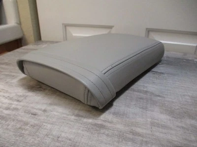 Cadillac DTS 2006-2011 asiento de consola central delantera OEM cuero gris claro CA limpio Foto 1 de 4