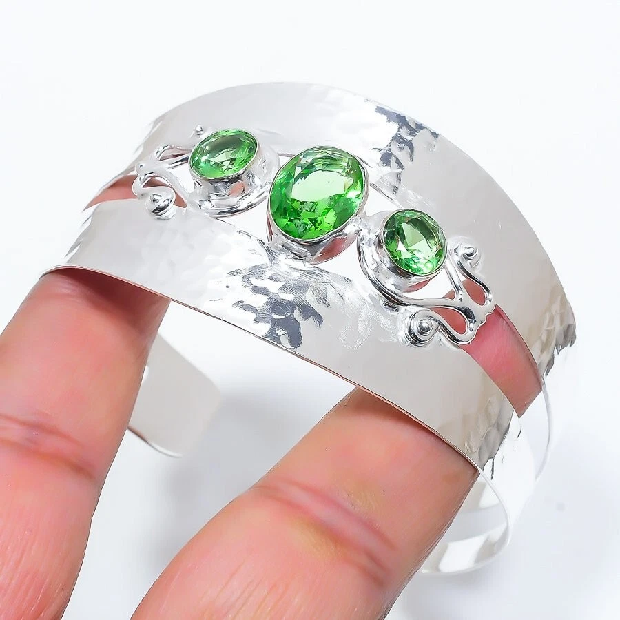 Brazalete ajustable de plata de ley 925 con piedras preciosas de amatista verde Foto 1 de 1
