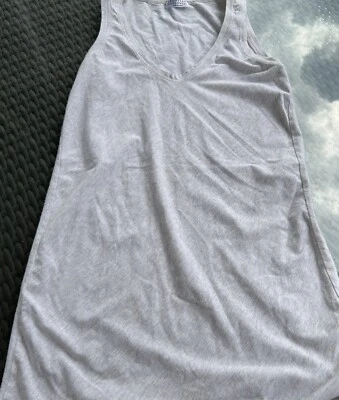 Regata feminina Brunello Cucinelli creme sem mangas com miçangas nas costas tamanho P - Imagem 1 de 4