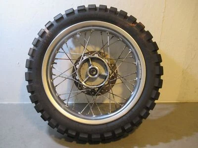 Neumático rueda trasero bmw f650 gs 130/80-17 2003 Foto 1 de 4