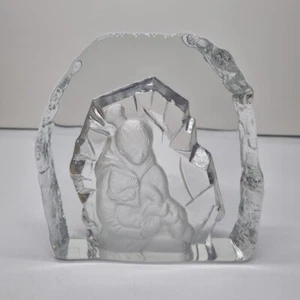Glasbruk A8 Kosta Boda Suecia vidrio escultura hielo esquimal inuit adorno infantil  - Imagen 1 de 7