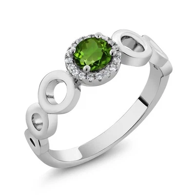 Anillo redondo de plata de ley 925 con diopsido de cromo verde de 0,72 quilates Foto 1 de 2