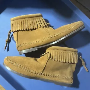 Minnetonka Boot Shorty Ankle 6 Girls Woman’s 282 Tan Camel 324 - Picture 1 of 7