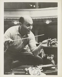 Solti, Georg. (1912–1997): Signed CONDUCTOR Photograph MAHLER Symph Recording - Picture 1 of 1