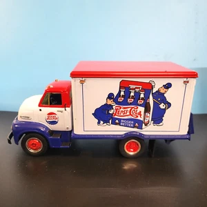 Camión recto First Gear Pepsi Cola 1953 Ford C-600 fundido a presión 1:34 - Imagen 1 de 11