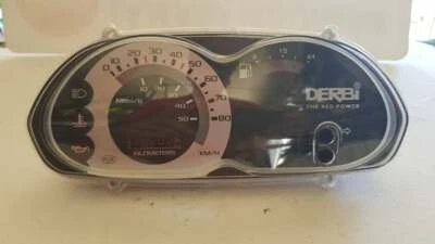 00G01621521 QUADRO STRUMENTAZIONE COMPLETA DERBI ATLANTIS 50cc NUOVO ORIGINALE - Immagine 1 di 4