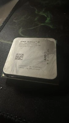 AMD ATHLON II X2 240e - AD240EHDK23GM SOCKET AM3 - 2.8GHZ DUAL CORE - 2MB CACHE - Image 1 of 2