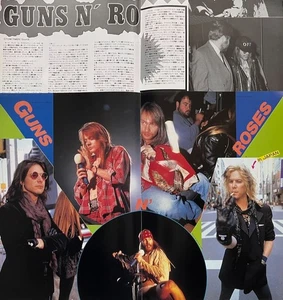 GUNS N' ROSES W. AXL ROSE SLASH DUFF McKAGAN 1992 CLIPPING JAPAN IR 9S 6PAGE - Picture 1 of 4