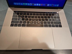 MacBook Pro 15" (Model A1707), 15.4" Retina, Intel Core i7, Intel 2.6 Ghz, 16GB - Picture 1 of 10