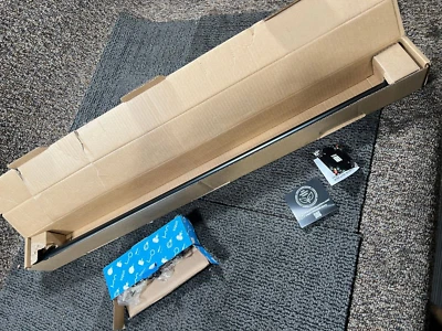 Barra de cortina Umbra Cappa 1 pulgada negra 245973-111-REM Foto 1 de 4