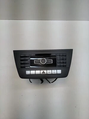 2012 MERCEDES-BENZ W204 Saloon Stereo Radio CD Player A2049003211 - Image 1 of 4