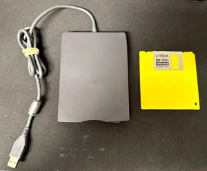 Módulo de unidad de disquete externa Dell modelo FD-05PUB con 17 disquetes PROBADO - Imagen 1 de 7