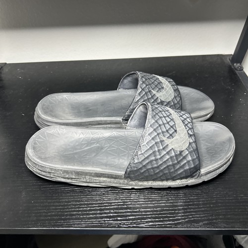 Sandali Nike Benassi Solarsoft slides taglia 13 ciabatte nere su 705474 091