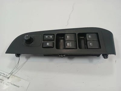 2017 OUTBACK Driver Side, Front Master Door and Window Switch  11552068 - Image 1 of 4