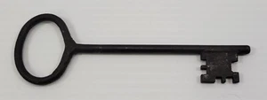 *B46) Vintage Black Iron Gate Security Garden Jail Gate Skeleton Key - Picture 1 of 9