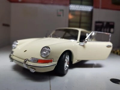Porsche Carrera 911 1964 White Beige 1:24 Welly Diecast Scale Model Car 24087 - Image 1 of 4