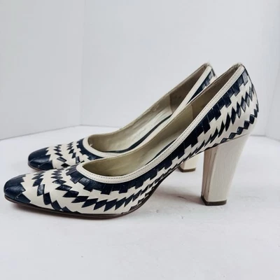 Bombas femininas Enzo Angiolini Ealennor de couro tecido azul branco 9M - Imagem 1 de 4