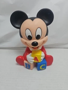 Juguete de colección 1986 Disney Shelcore Baby ABC Mickey Mouse goma apretón bebé niños - Imagen 1 de 8