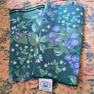 2 Laura Ashley Bramble Berry cotton fabric Cloth napkins - Picture 1 of 2