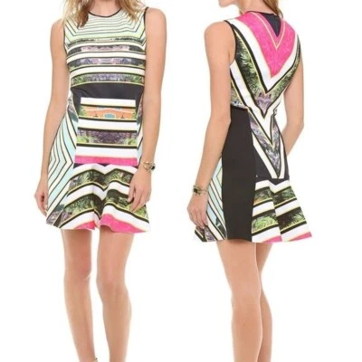 Nuevo sin etiquetas Vestido de neopreno Clover Canyon Cuban Step ajuste sin mangas acampanado volantes pequeño Foto 1 de 4