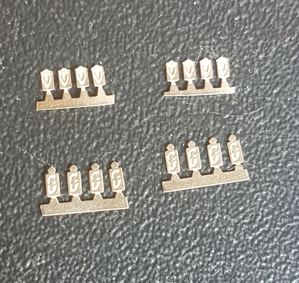 ACCESSORI 1/43   8 STEMMI VIGNALE + 8 STEMMI PININFARINA  JOLLY MODEL A5007 - Immagine 1 di 1