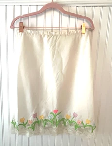 VTG 50s Odette Barsa Floral  Hand Embroidered Tulips Multi Half Slip Size M - Picture 1 of 13