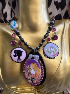 Tarina Tarantino Vintage Barbie Circa 1968 Butterfly Midge Pearl Cameo Necklace - Picture 1 of 13
