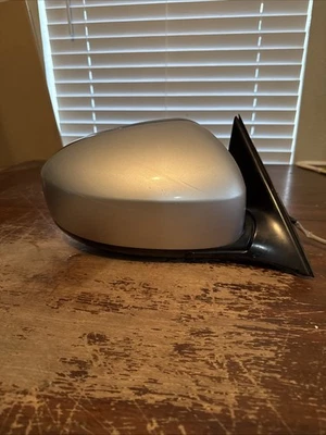 2008-2012 Infiniti EX35 EX37 QX50 Right Passenger  Side View Mirror Used OEM. D - Image 1 of 4