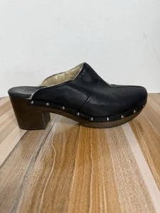 Zuecos para mujer UGG Kassi 1013042 de cuero negro piel de oveja forrados en piel de oveja talla 9/40 - Imagen 1 de 10