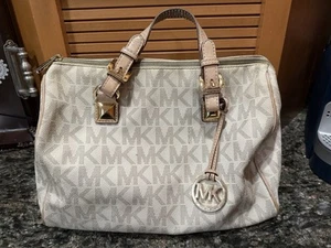 Michael Kors Ivory/Beige Signature Canvas Grayson Satchel Pre-Owned - Picture 1 of 2