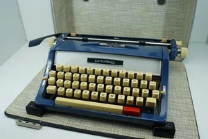 Privileg Schreibmaschine blau mit Koffer - Bild 1 von 8