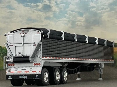 1/64 DCP BLACK WILSON PATRIOT TRI AXLE BELT TRAILER W/ BLACK TARP - Image 1 of 4