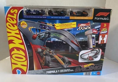 Hot Wheels Formula 1 Sprint Race Circuit Racing Track Set with 3 F1 Vehicles - Image 1 of 2