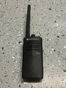 Motorola RDV2020 VHF Business Two-Way Radio RV2020BKF2BA w/Battery & Antenna - Zdjęcie 1 z 9