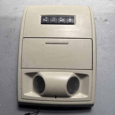 2008 - 2016 道奇 Grand Caravan Overhead 圆顶灯总成原始设备制造商 — 第 1/4 张图片