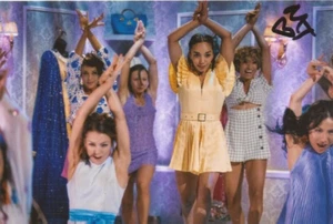 TV/DANCING: MICHELLE TSIAKKAS SIGNED 6x4 ACTION PHOTO+COA - Picture 1 of 1