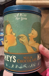 Vintage Hershey's Milk Chocolate Kisses Tin "A Kiss For You" ~ 1980 ✔ CUTE!! - Picture 1 of 10
