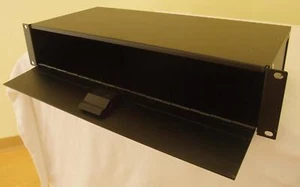 19" 2HE Rackbox Rackfach schwarz Rackklappe Rackablage 2 HE Rackblende Fach NEU - Picture 1 of 1
