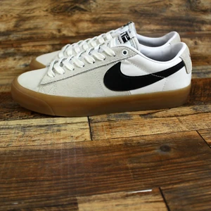 NIKE Shoes Size 8.5 DC7695-1 SB Zoom Blazer Low Pro GT White Black Gum Suede NEW - Picture 1 of 10