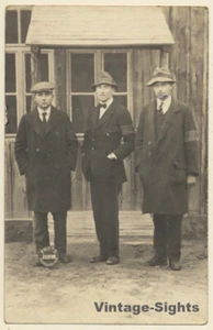 Kriegsgefangenenlager Holzminden: M. Bormans & 2 Prisoners (Vintage RPPC WW1 ~19 - Imagen 1 de 1