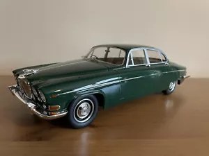 JAGUAR 420G MARK 10 1:18 SCALE BOS BNIB - Picture 1 of 12